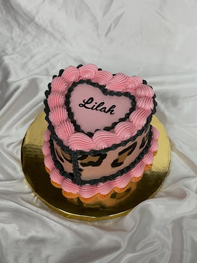 Pink Lambeth heart cake on a leopard-print base, Austin TX